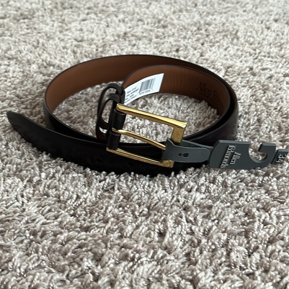 Allen Edmonds Polished Cobbler Burgundy Leather belt Size 38